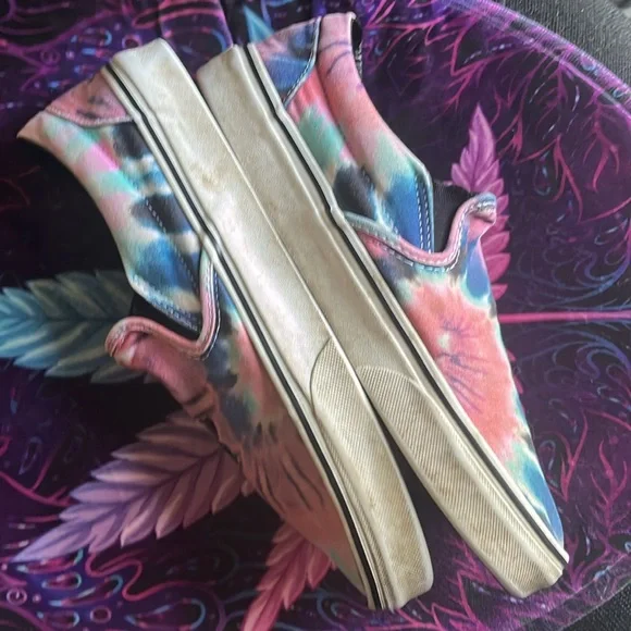 $5 IF YOU BUNDLE Vans Women's Tie-Dye Slip-On Shoes skeleton rose needs cleaning - Picture 4 of 9